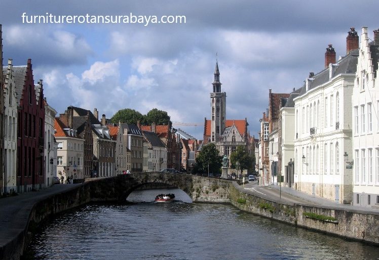 Berjalan di Kota Bruges